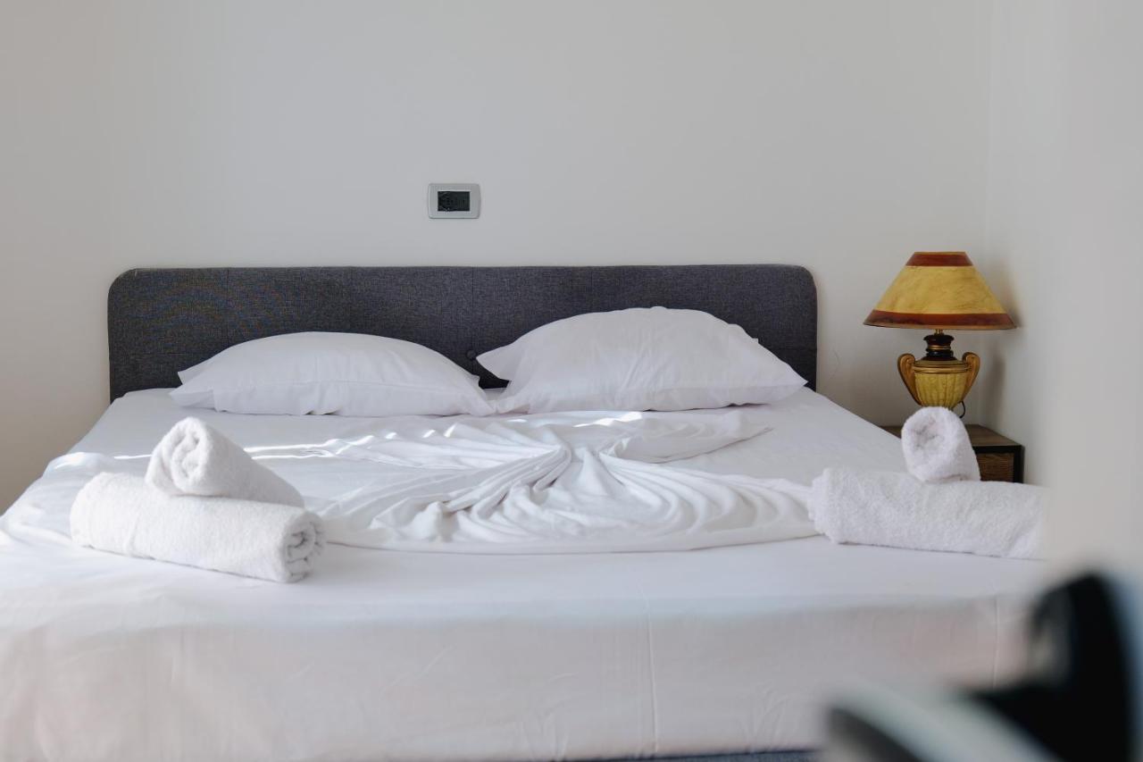 Hotel Leon Σαράντα Εξωτερικό φωτογραφία
