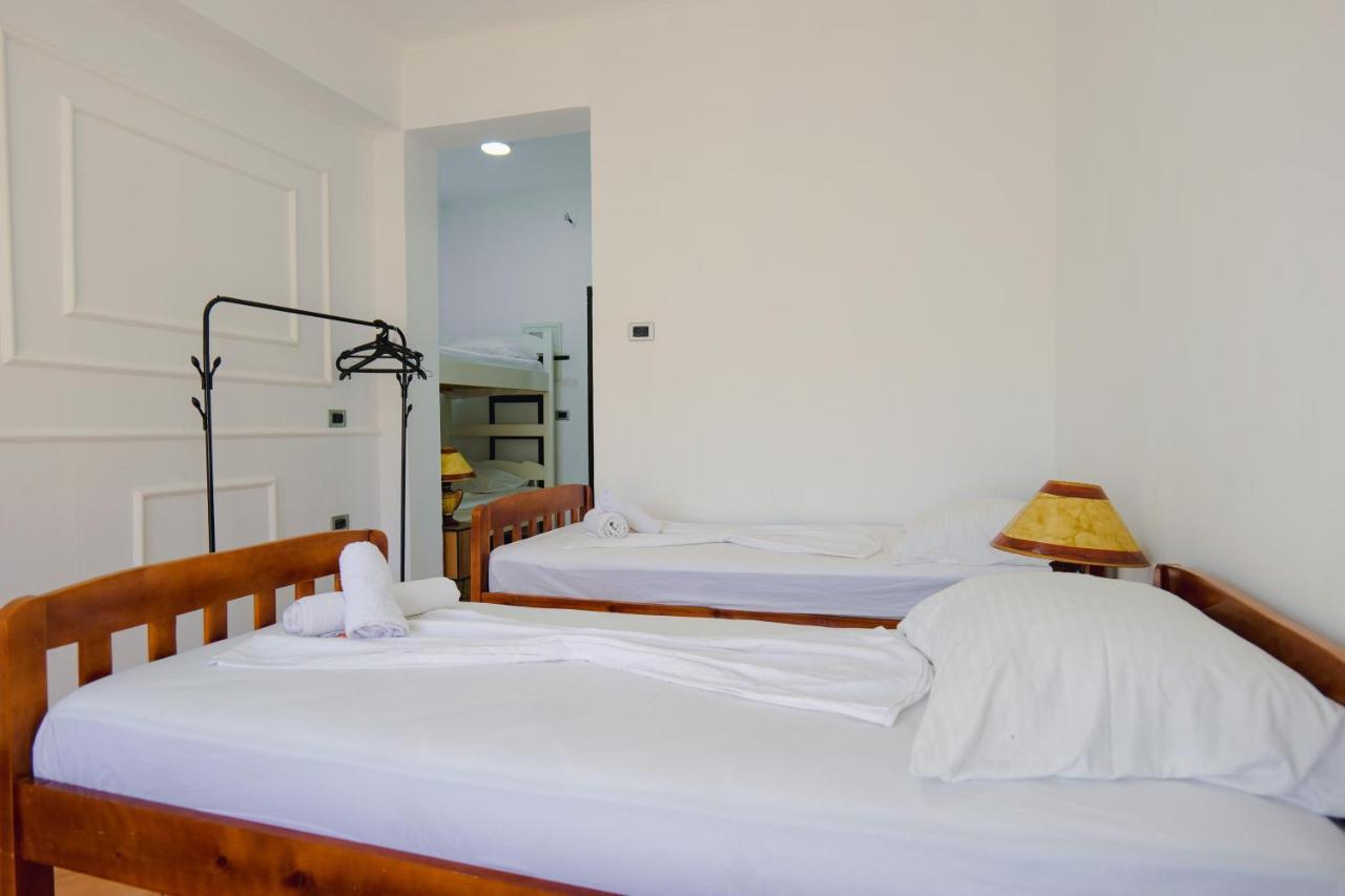 Hotel Leon Σαράντα Εξωτερικό φωτογραφία